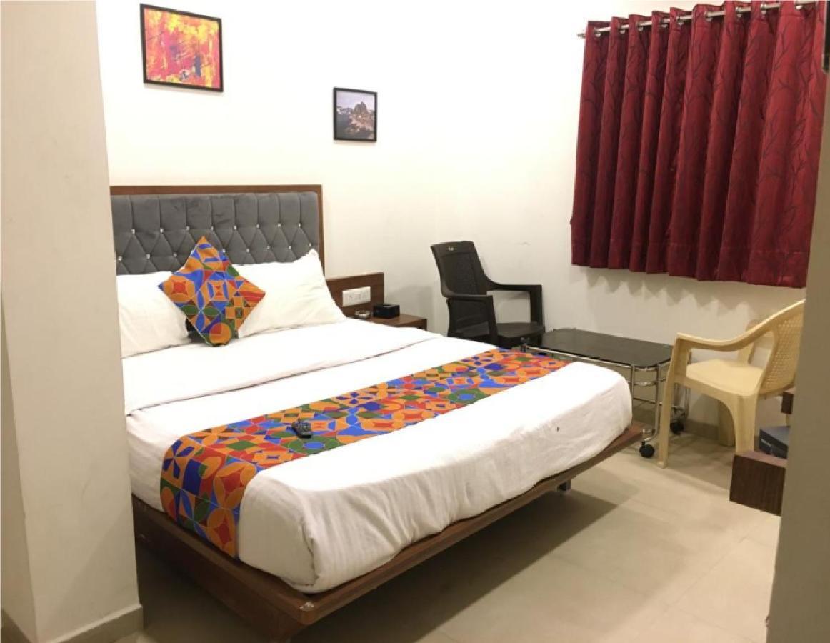 Hotel Sai Pratik By Wb Inn Нави Мумбай Екстериор снимка